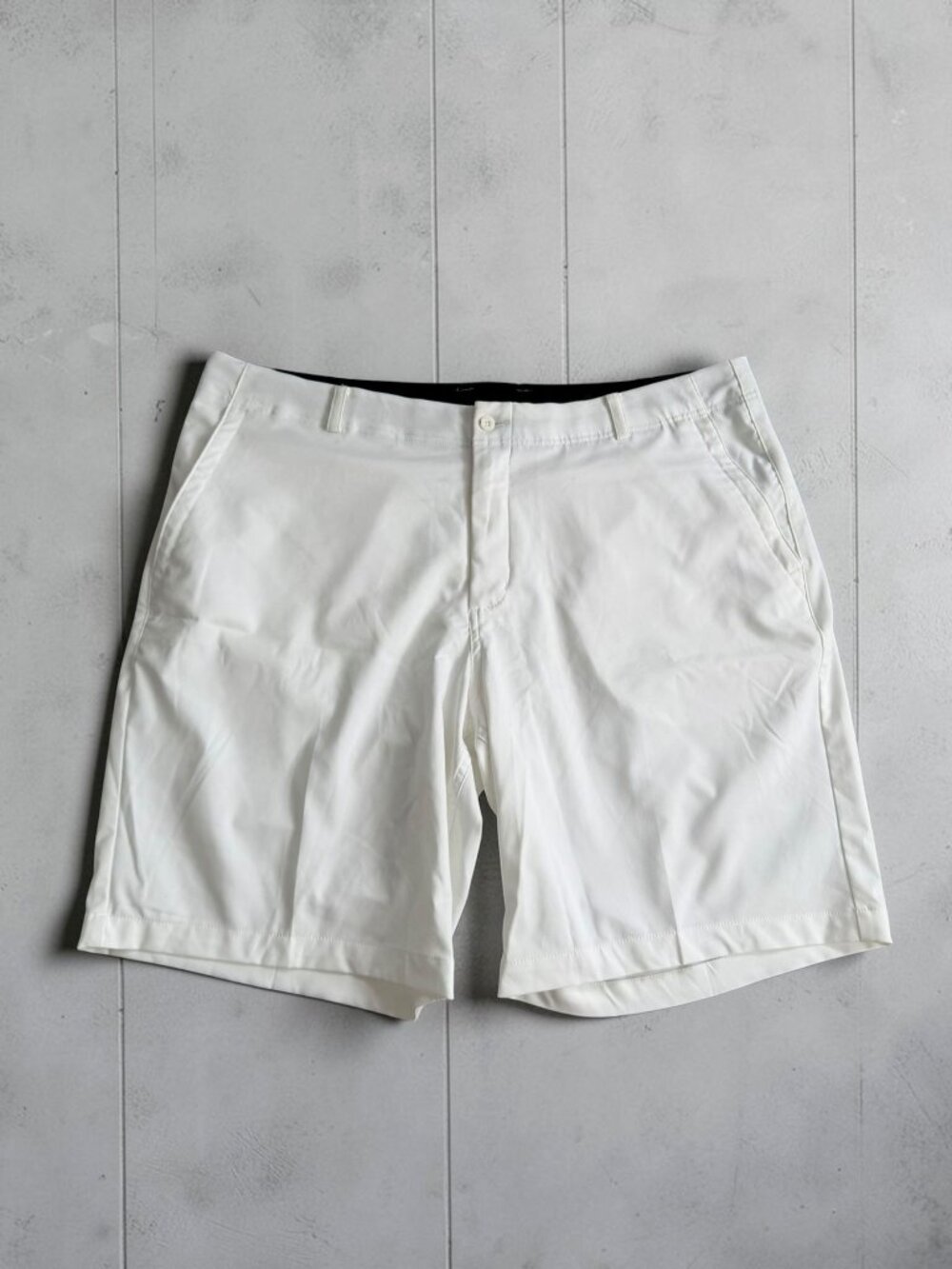 NIKE Men’s White Active Chino Shorts Size 42 NEW NWT